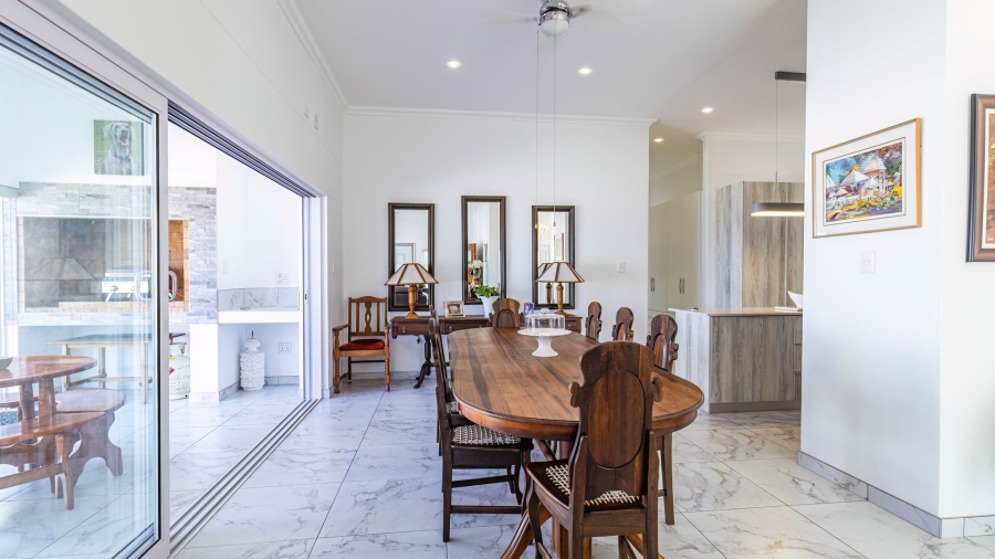 4 Bedroom Property for Sale in Sandy Point Beach Estate Western Cape